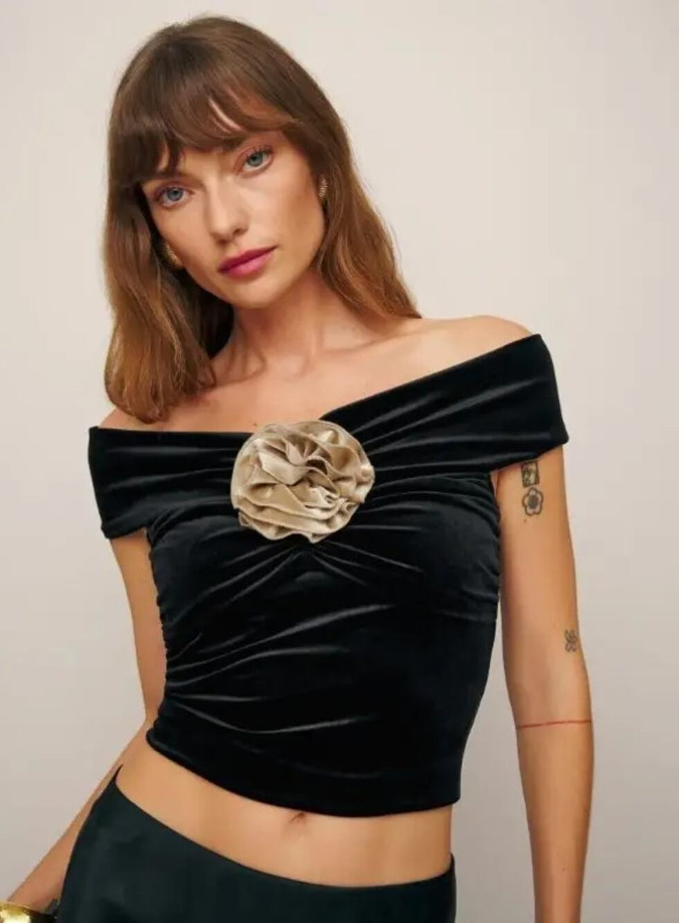NWT Reformation Black Emerald Knit Velvet Flower Off Shoulder Top Size M